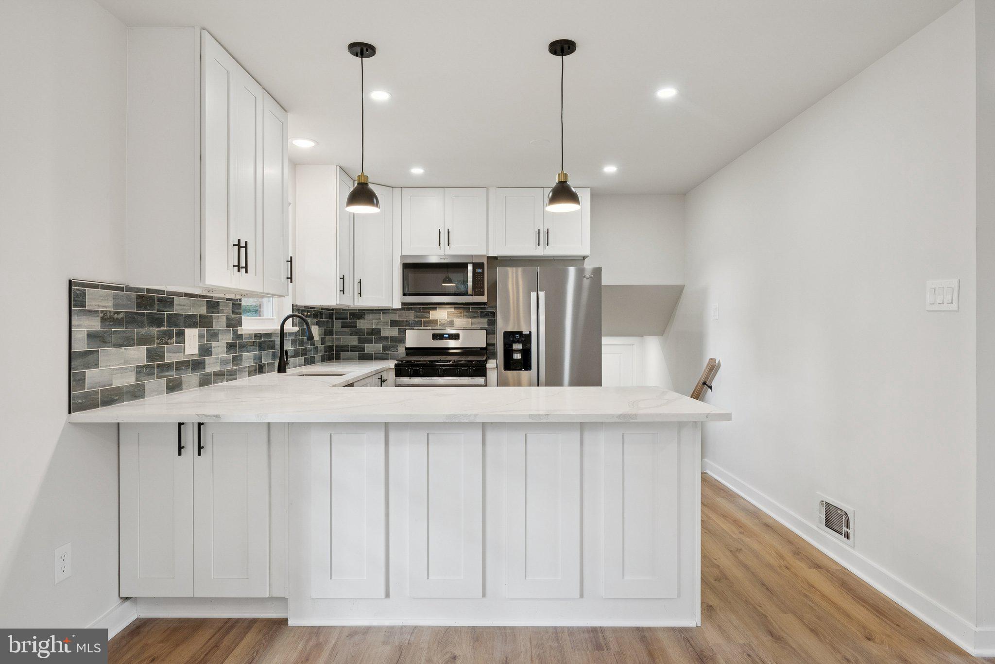 CRESTWOOD MANOR - Residential