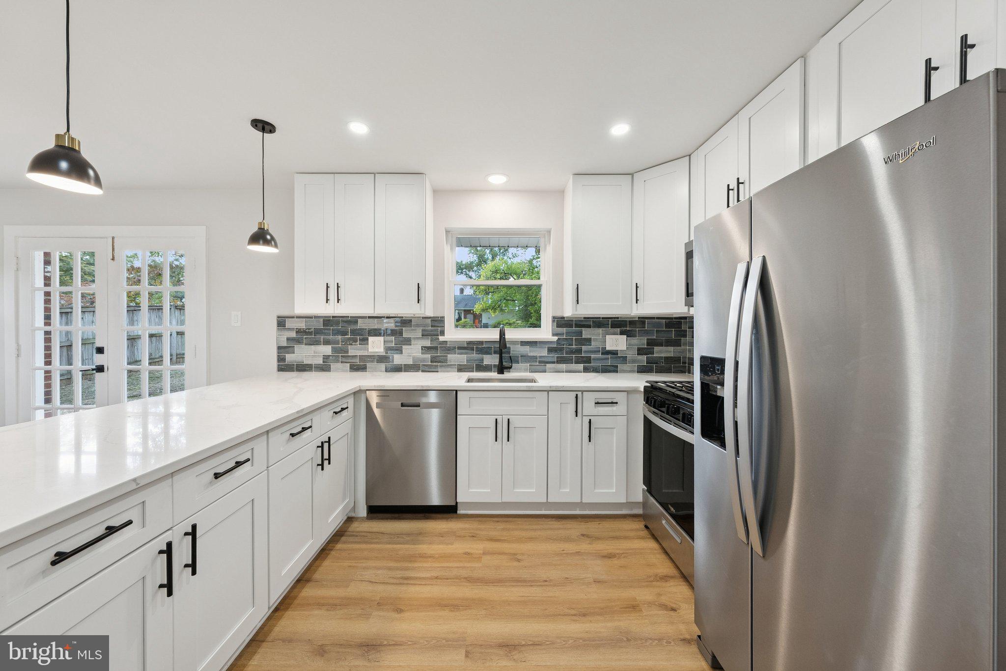 CRESTWOOD MANOR - Residential