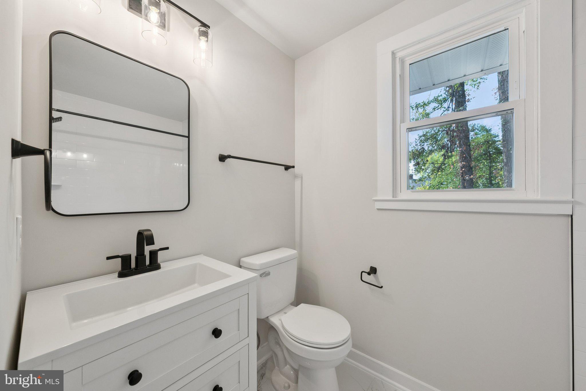 CRESTWOOD MANOR - Residential