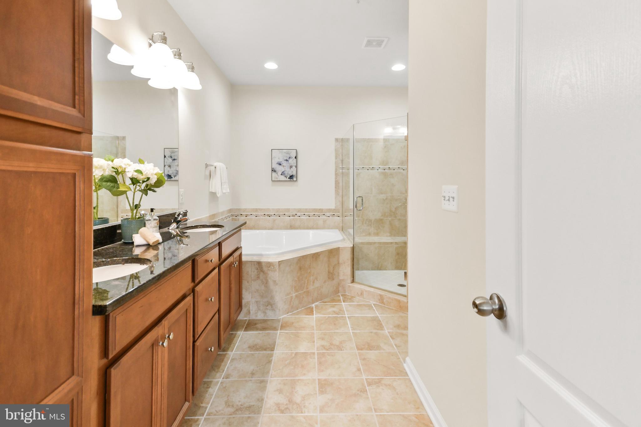 POTOMAC OVERLOOK CONDO - Residential