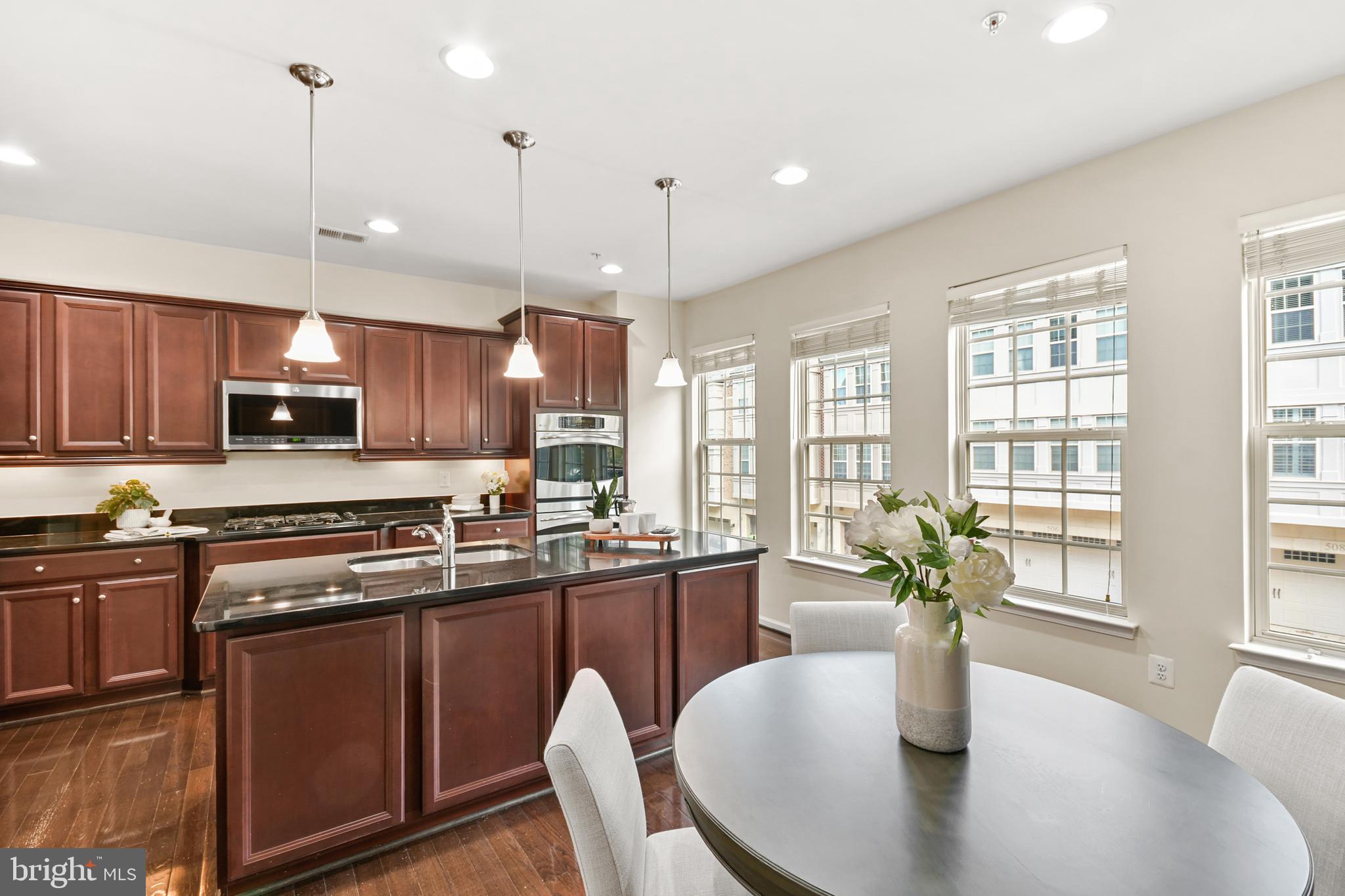 POTOMAC OVERLOOK CONDO - Residential