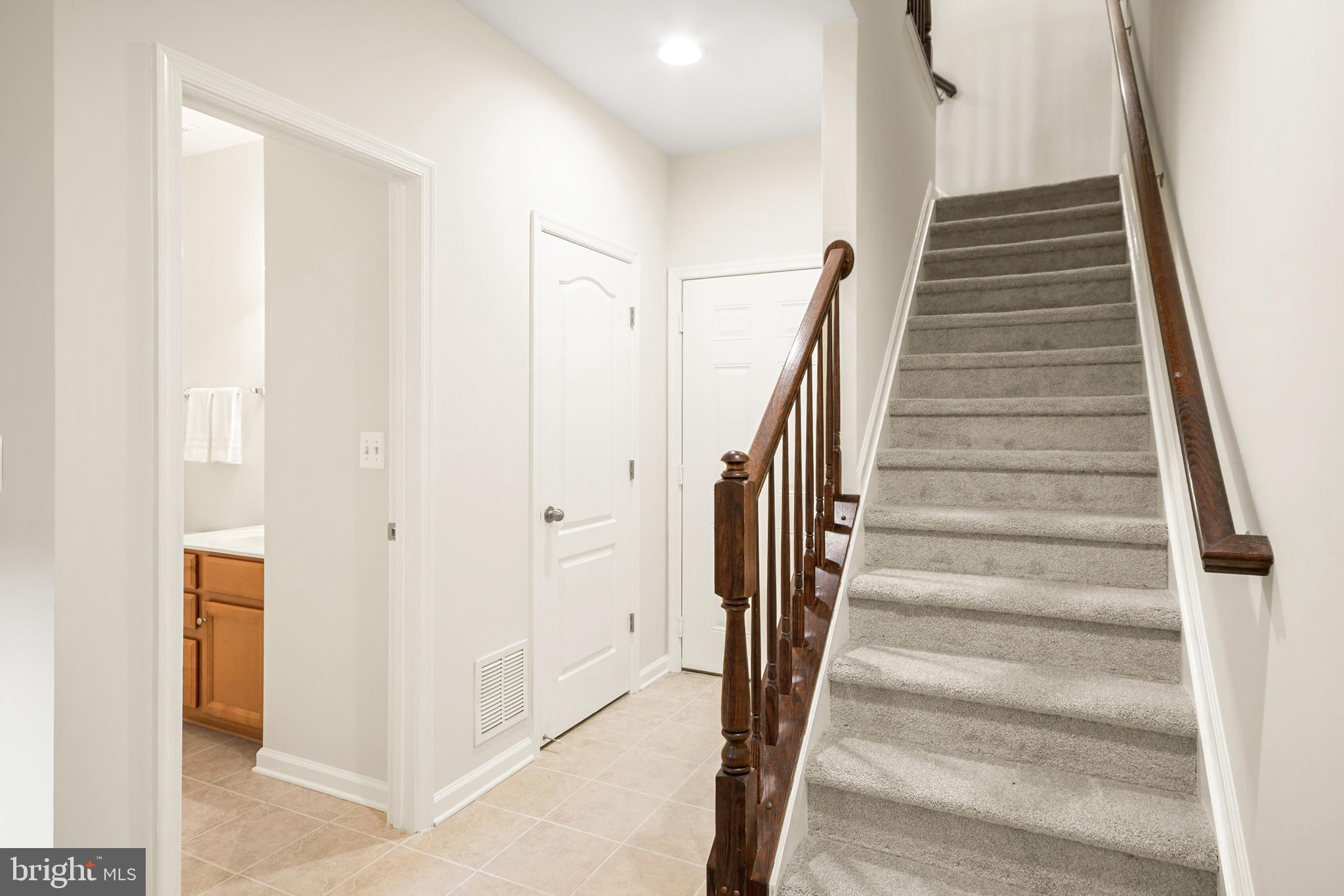 POTOMAC OVERLOOK CONDO - Residential