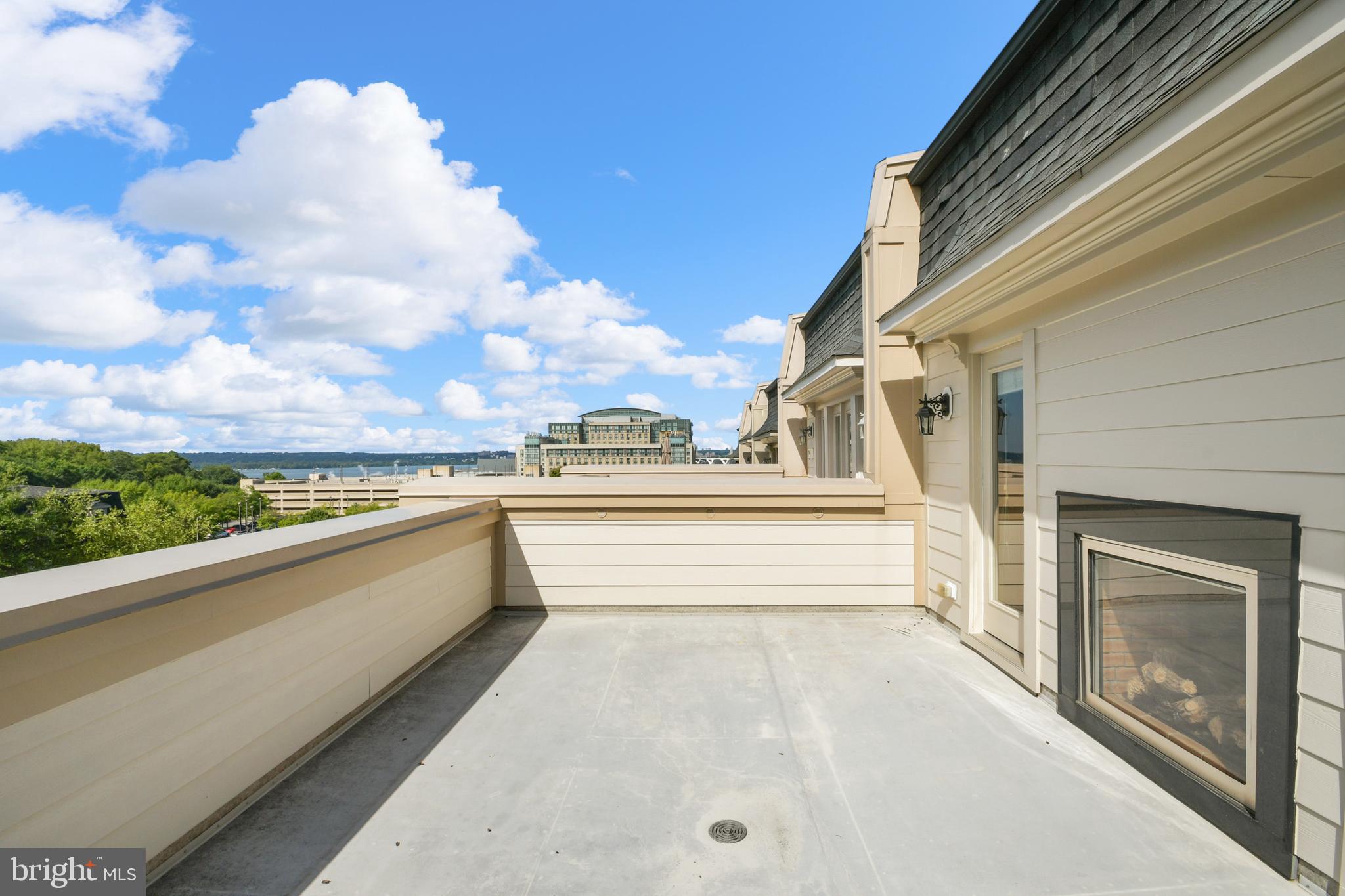 POTOMAC OVERLOOK CONDO - Residential