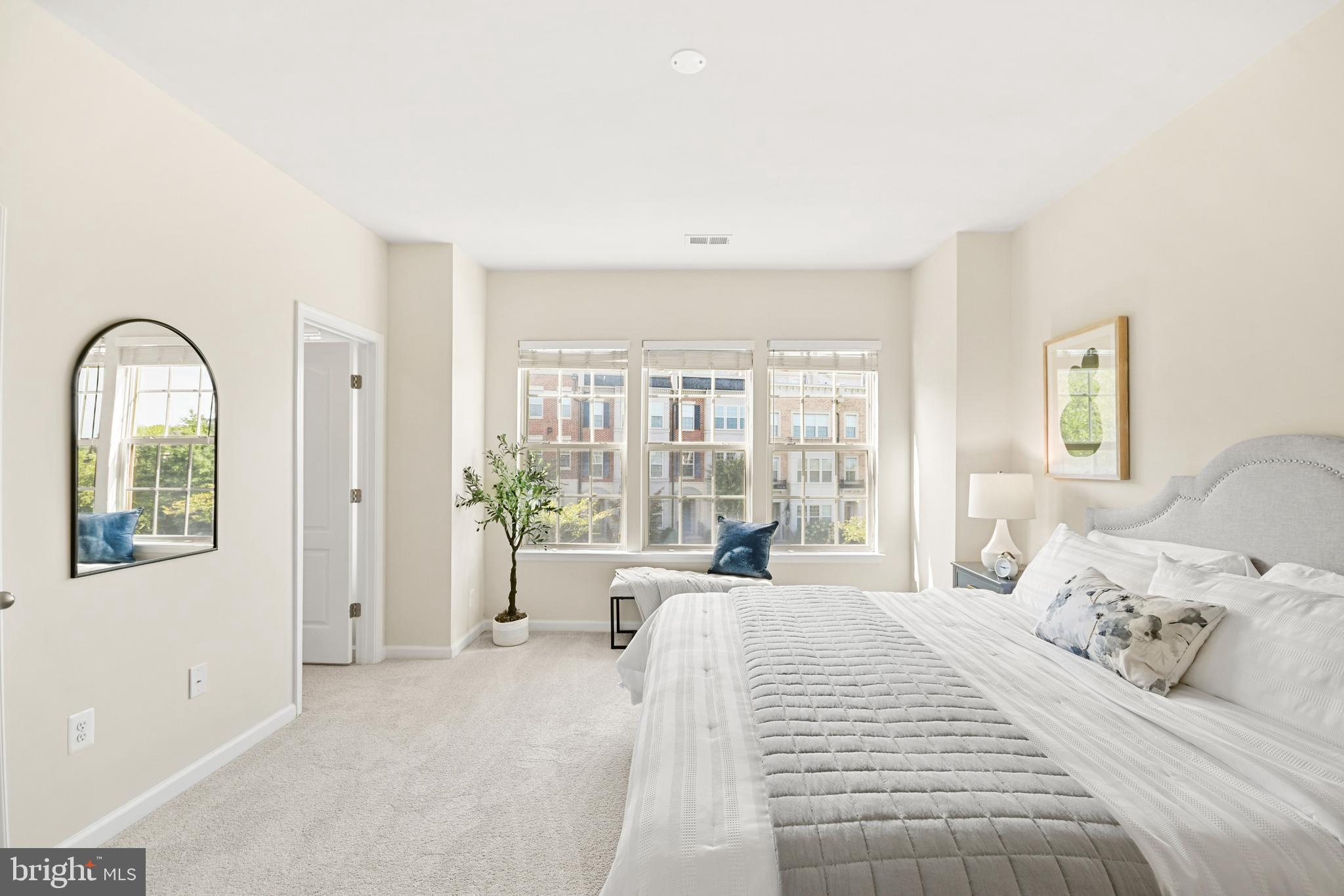 POTOMAC OVERLOOK CONDO - Residential