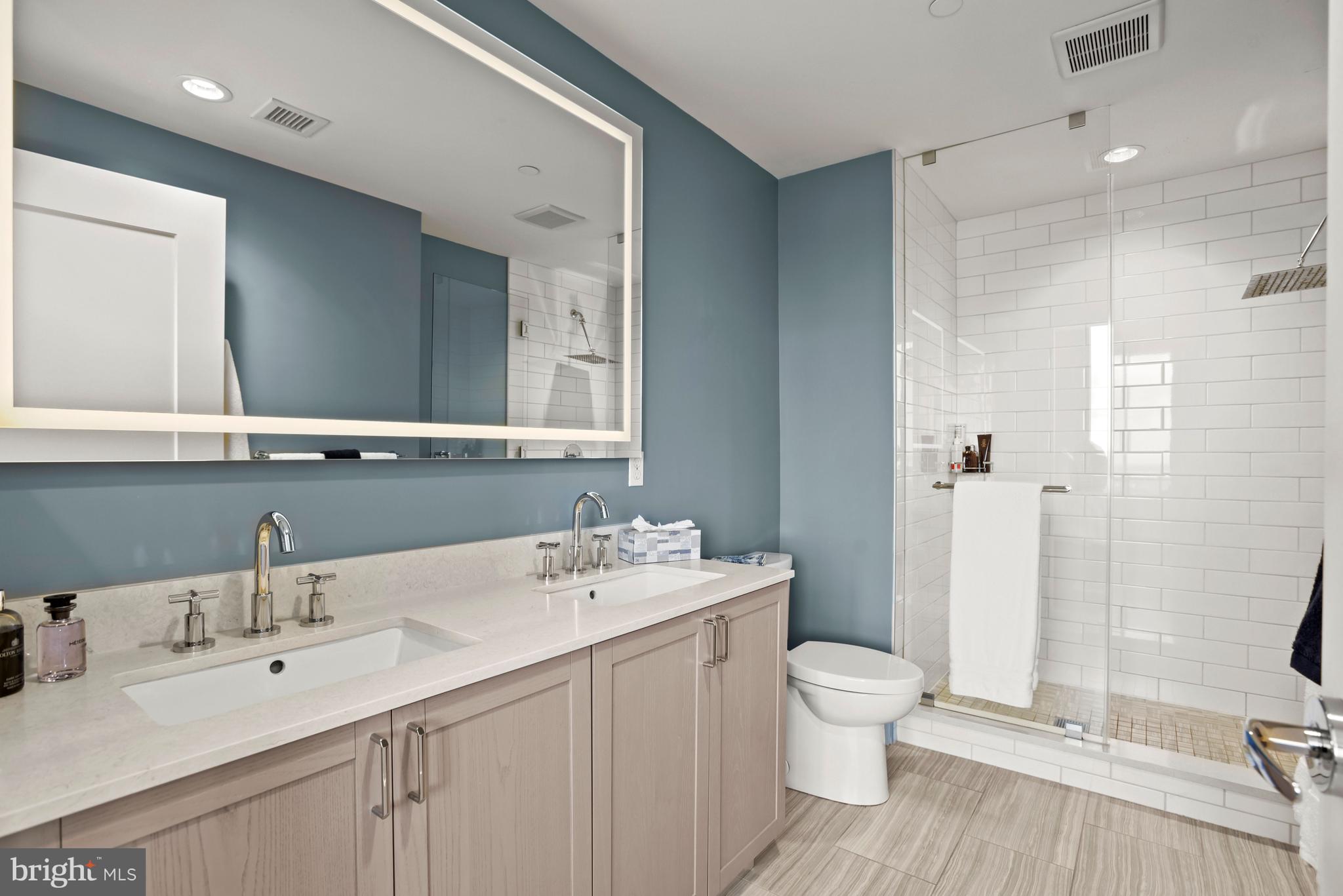 PIKE AND ROSE - Residential