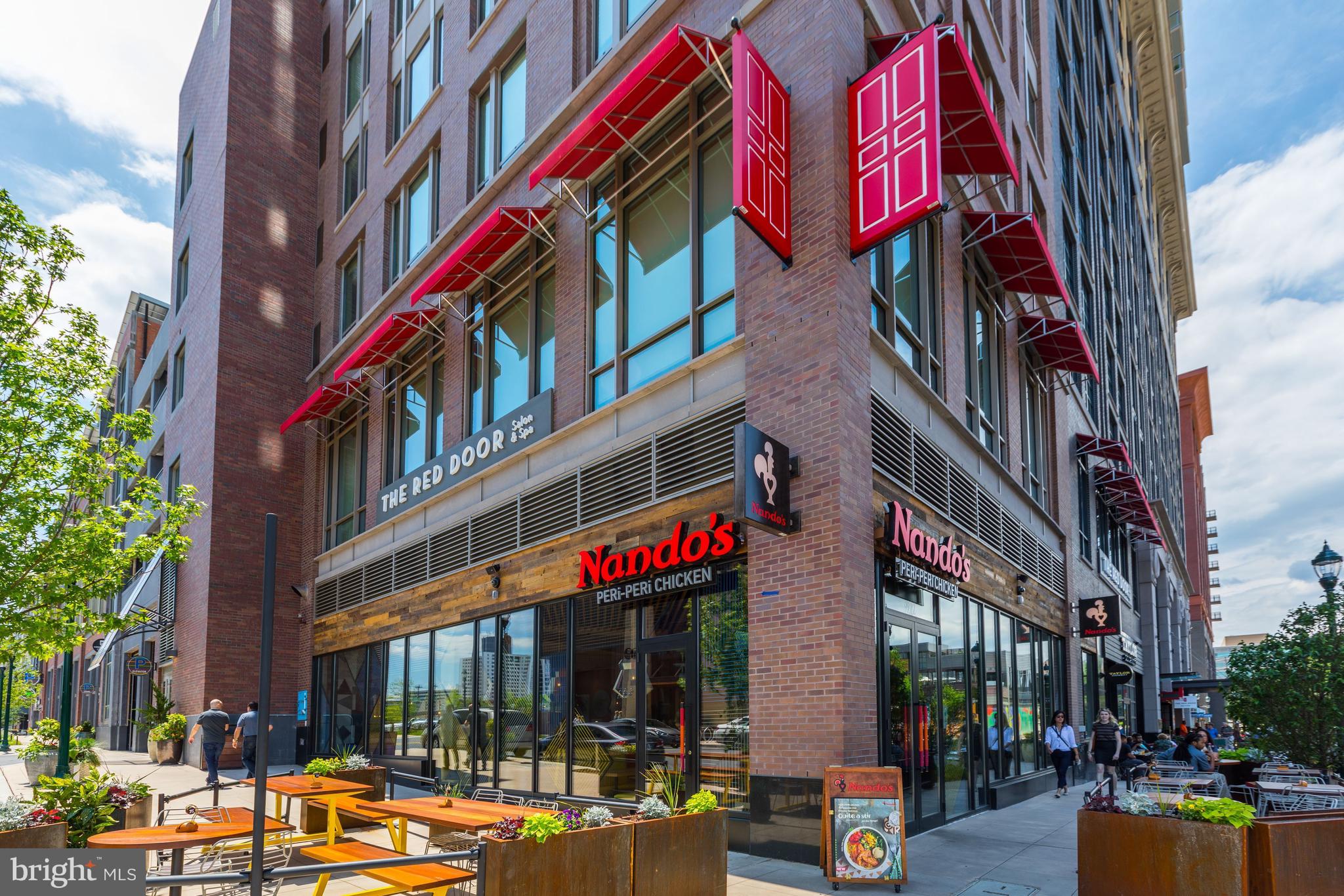 PIKE AND ROSE - Residential