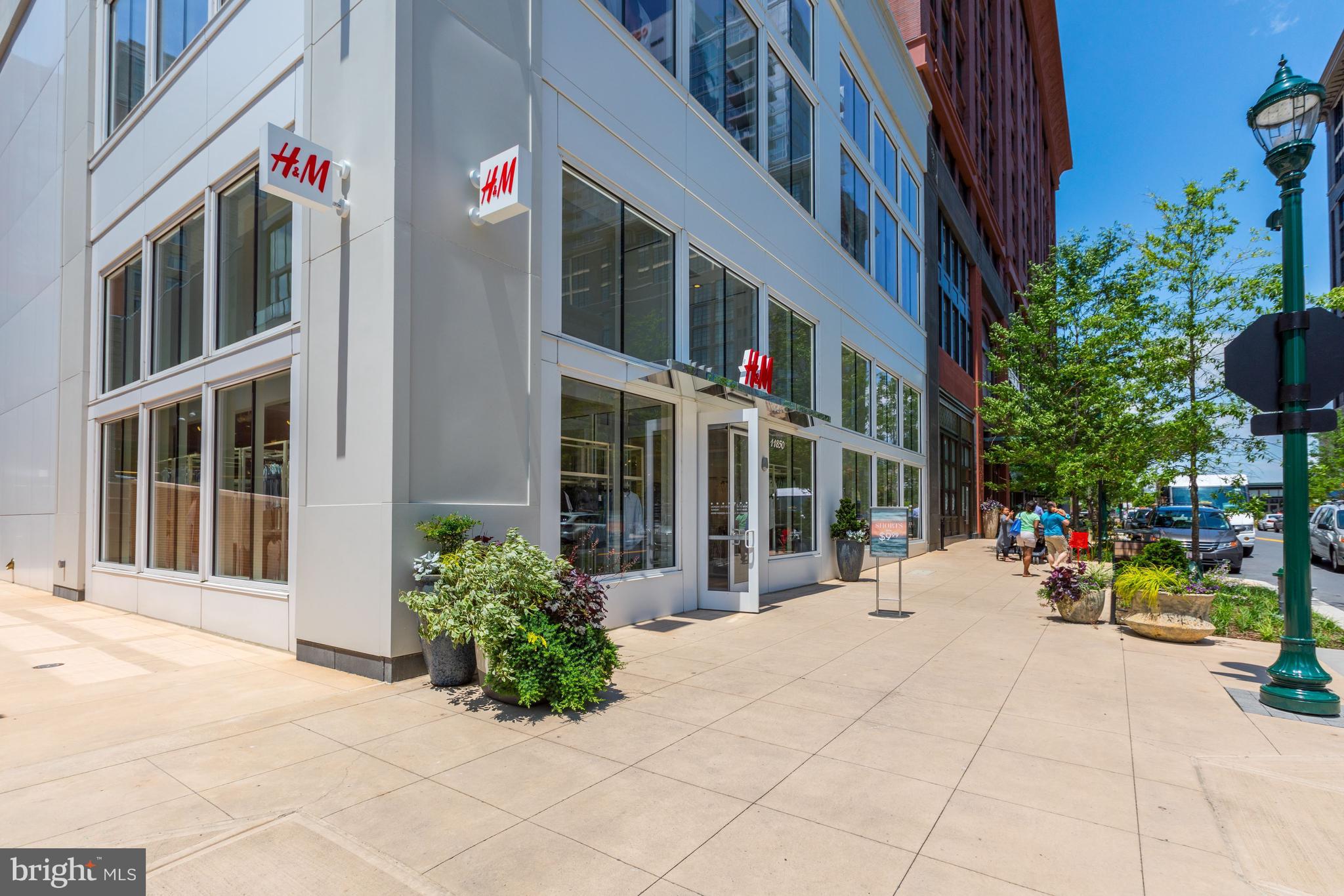 PIKE AND ROSE - Residential