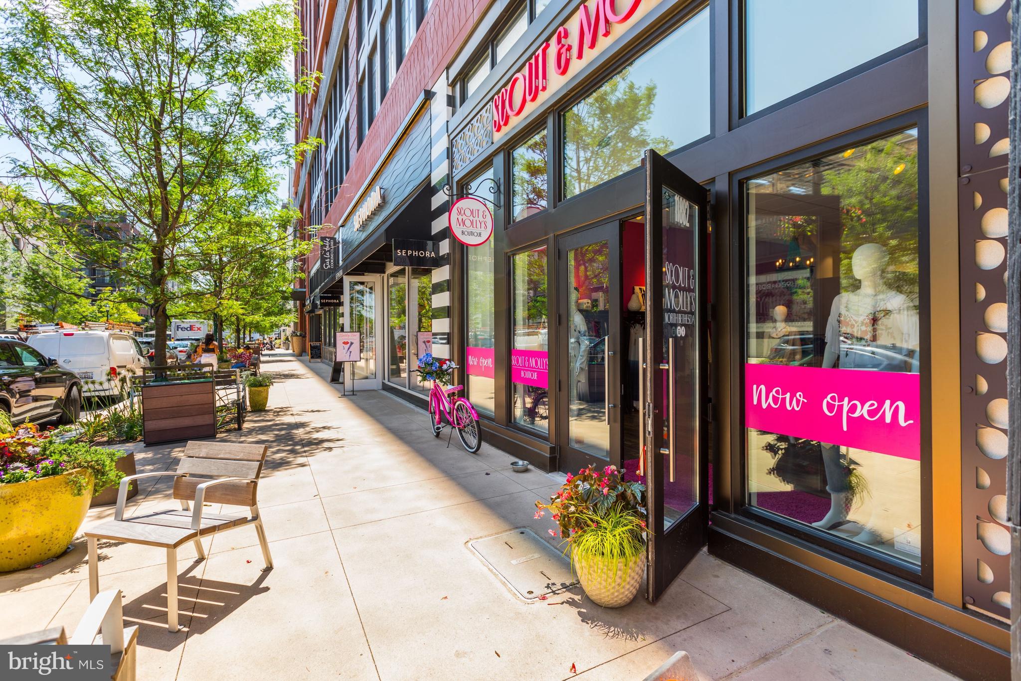 PIKE AND ROSE - Residential