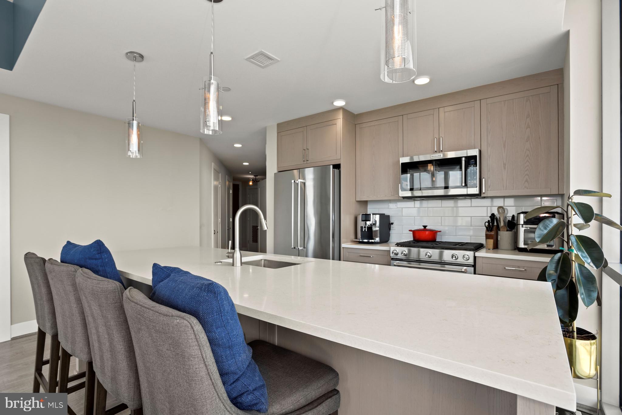 PIKE AND ROSE - Residential