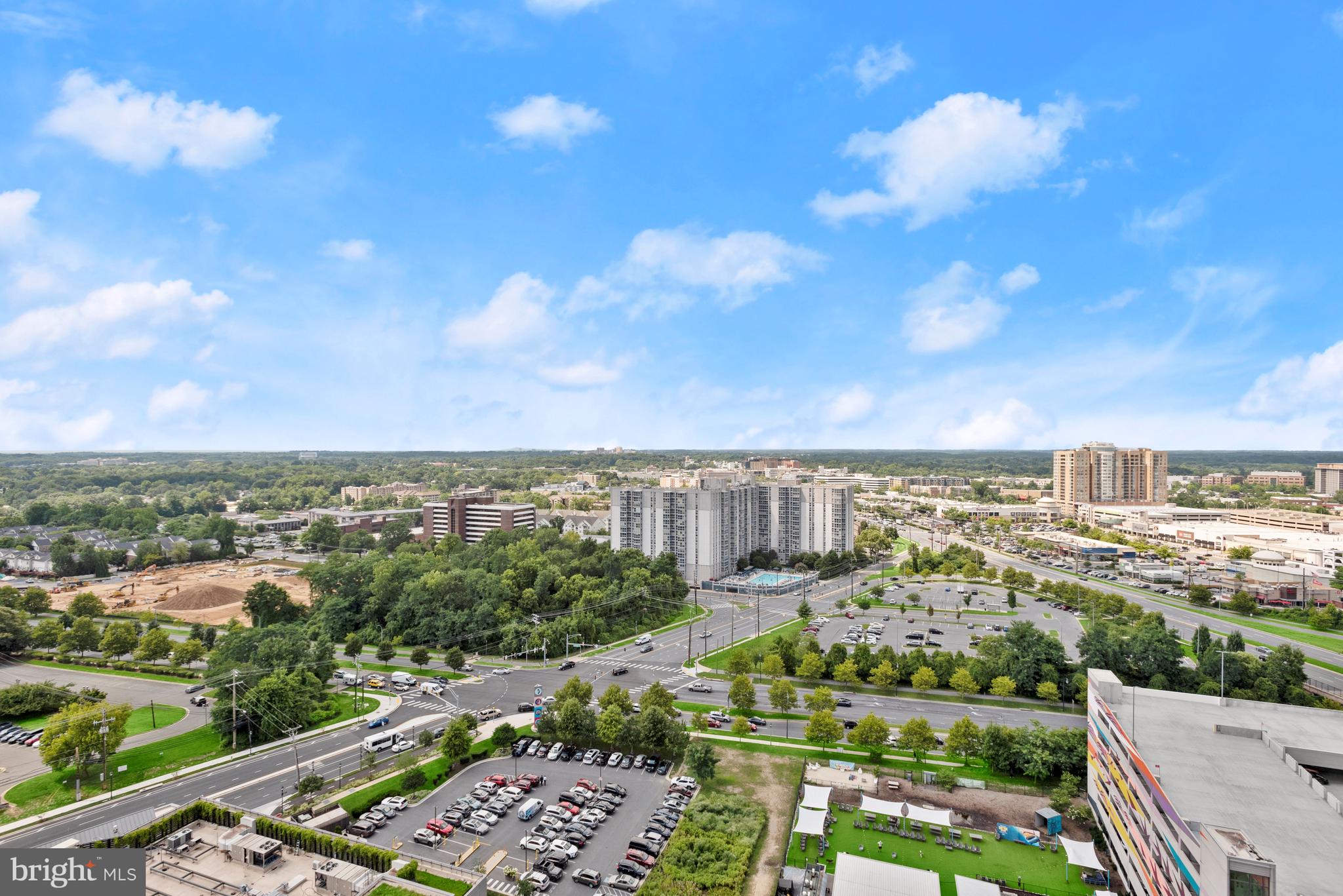 PIKE AND ROSE - Residential