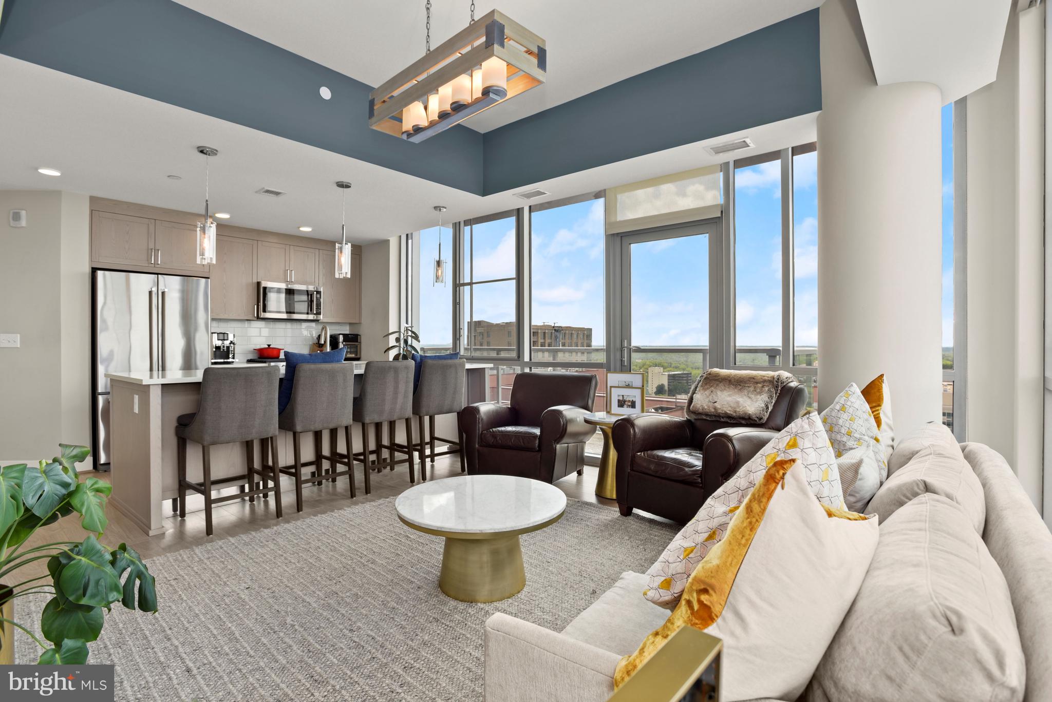 PIKE AND ROSE - Residential