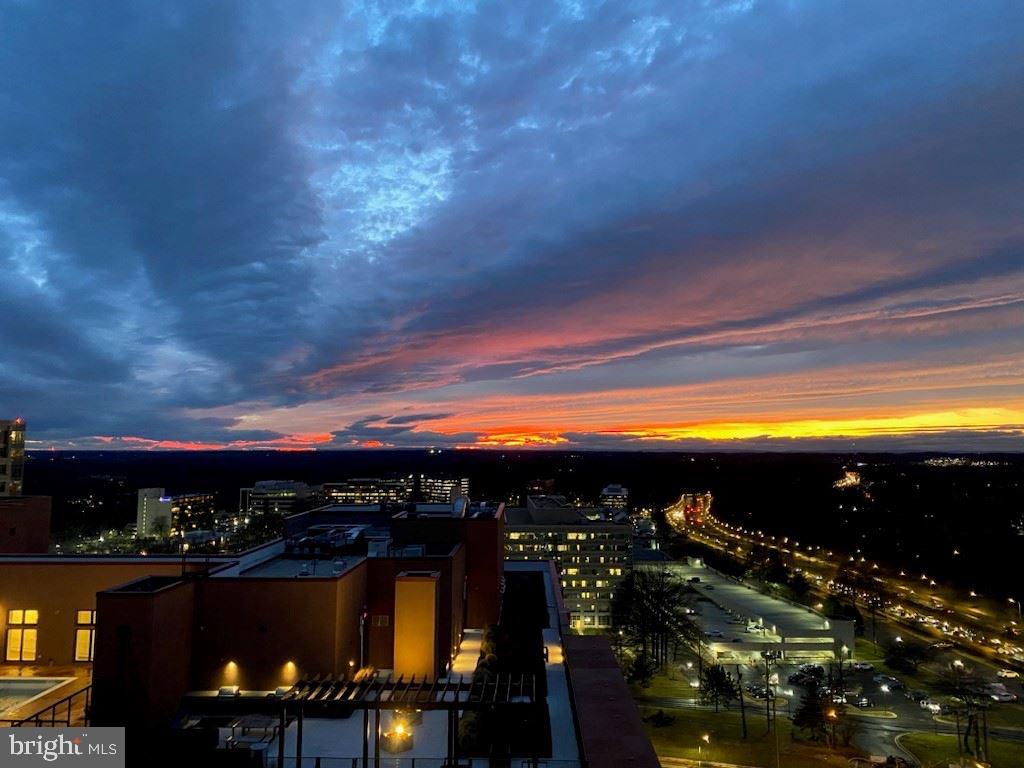 PIKE AND ROSE - Residential