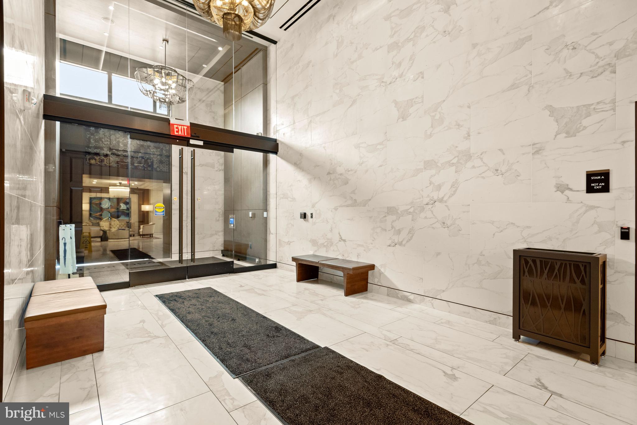 PIKE AND ROSE - Residential