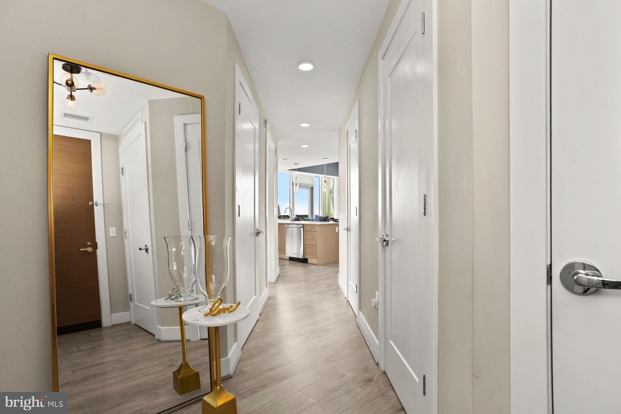 PIKE AND ROSE - Residential