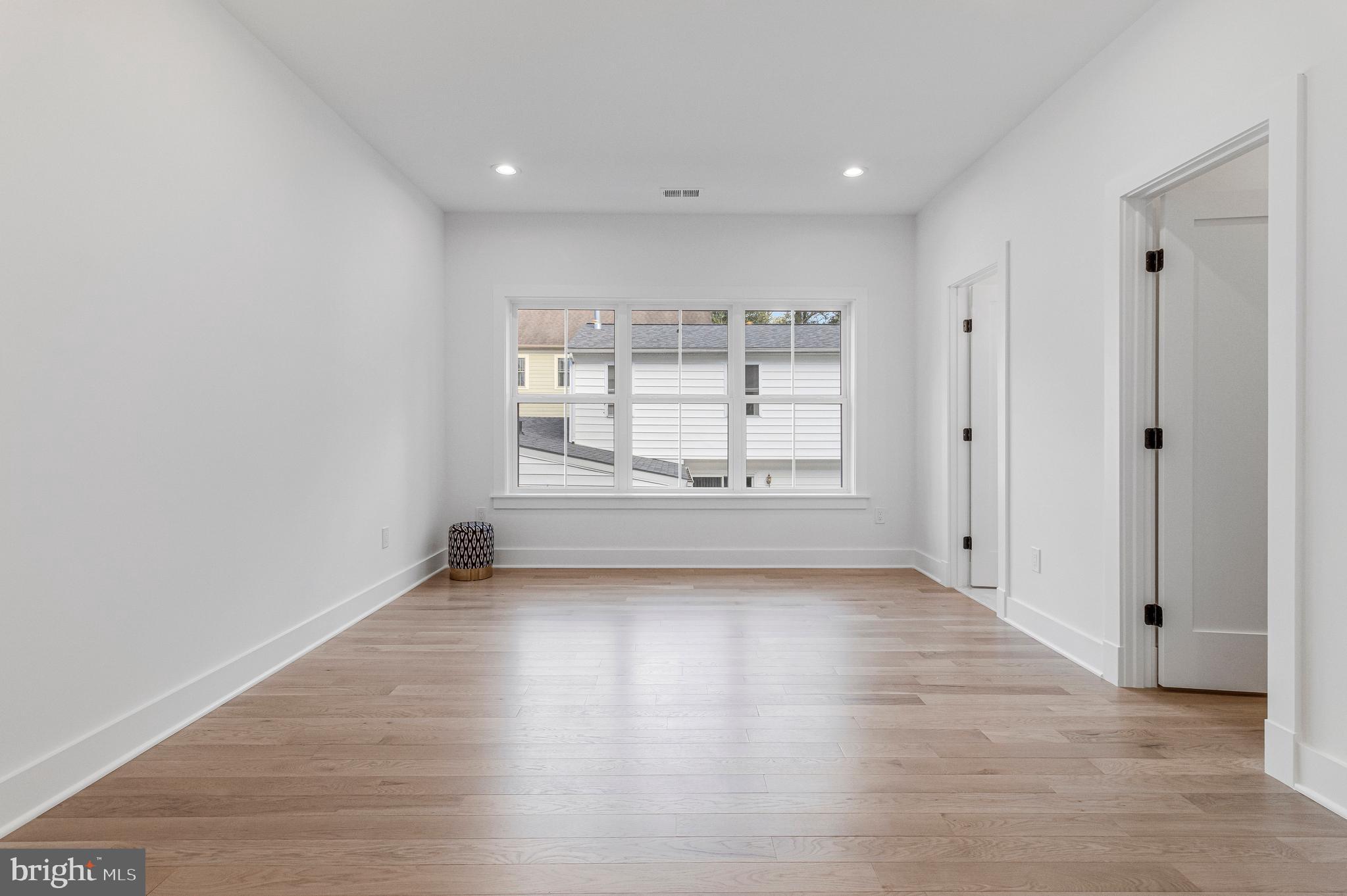 OAKLAND TERRACE - Residential