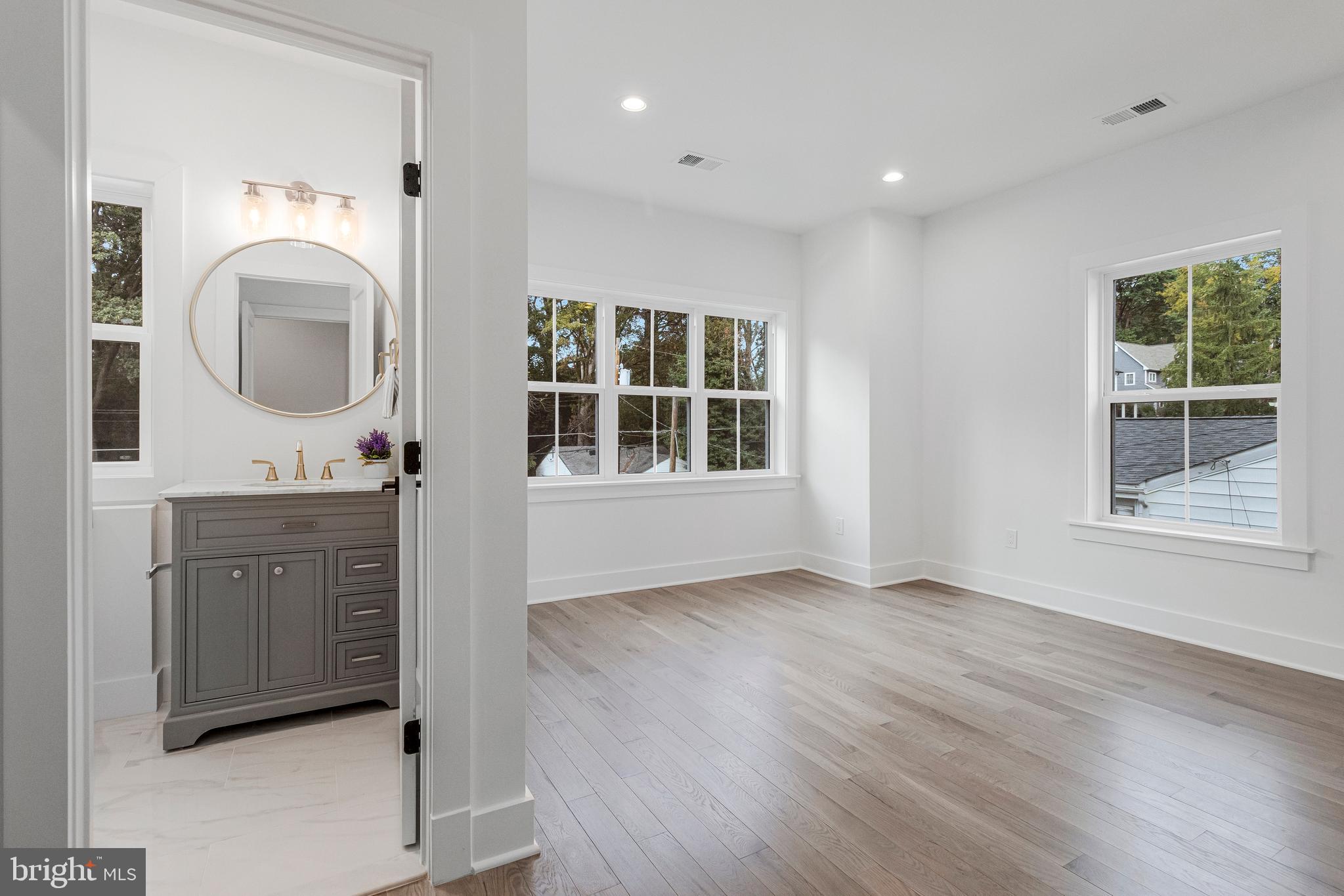 OAKLAND TERRACE - Residential