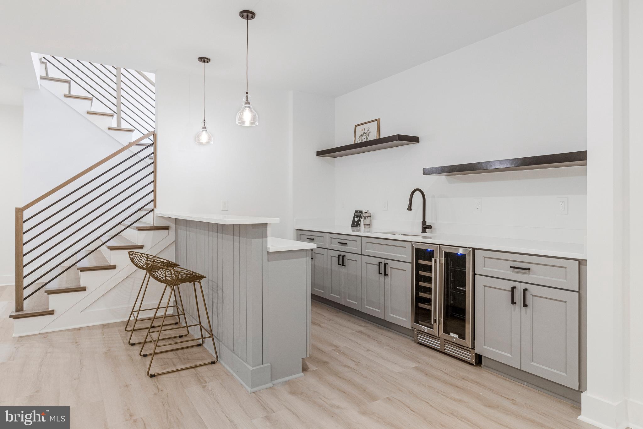 OAKLAND TERRACE - Residential