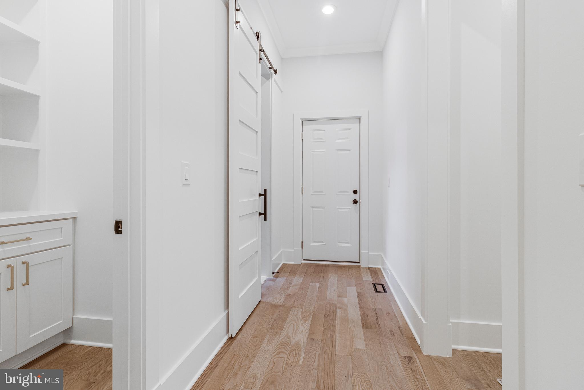 OAKLAND TERRACE - Residential