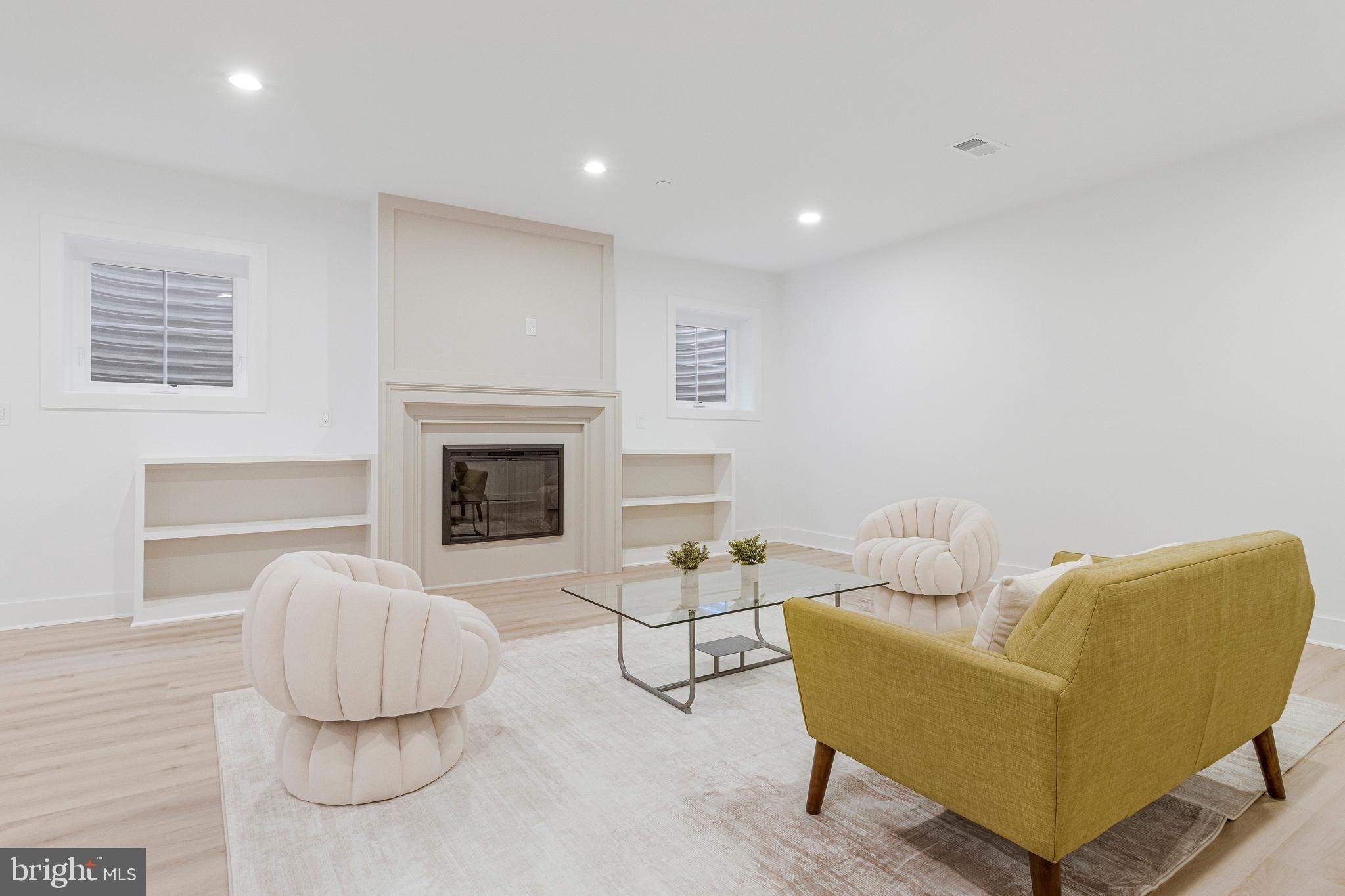 OAKLAND TERRACE - Residential