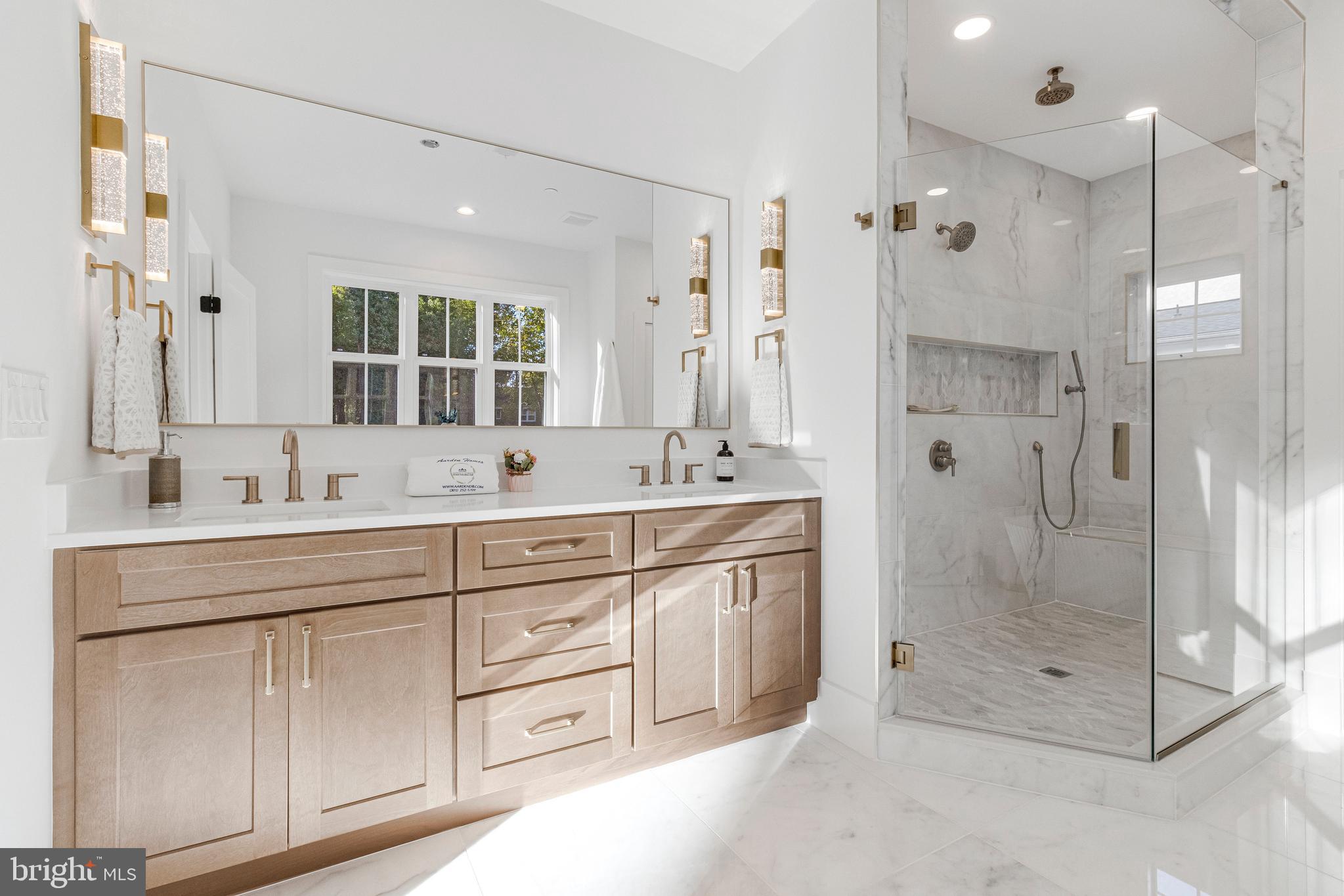 OAKLAND TERRACE - Residential