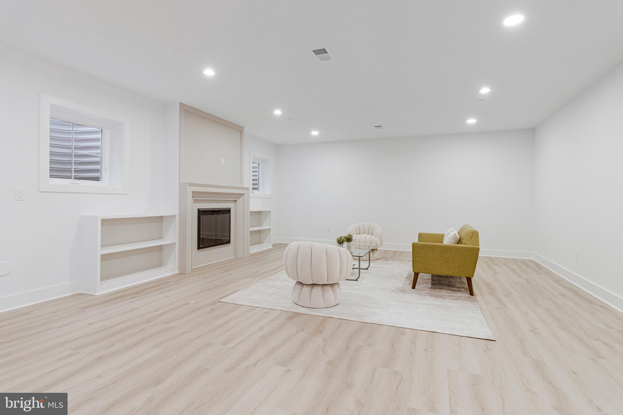 OAKLAND TERRACE - Residential