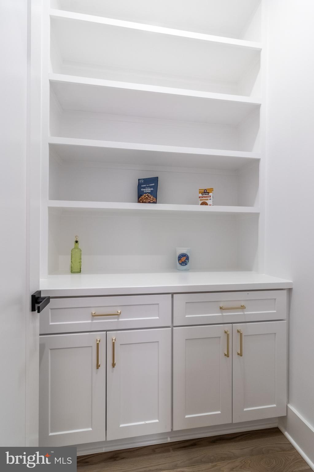 OAKLAND TERRACE - Residential