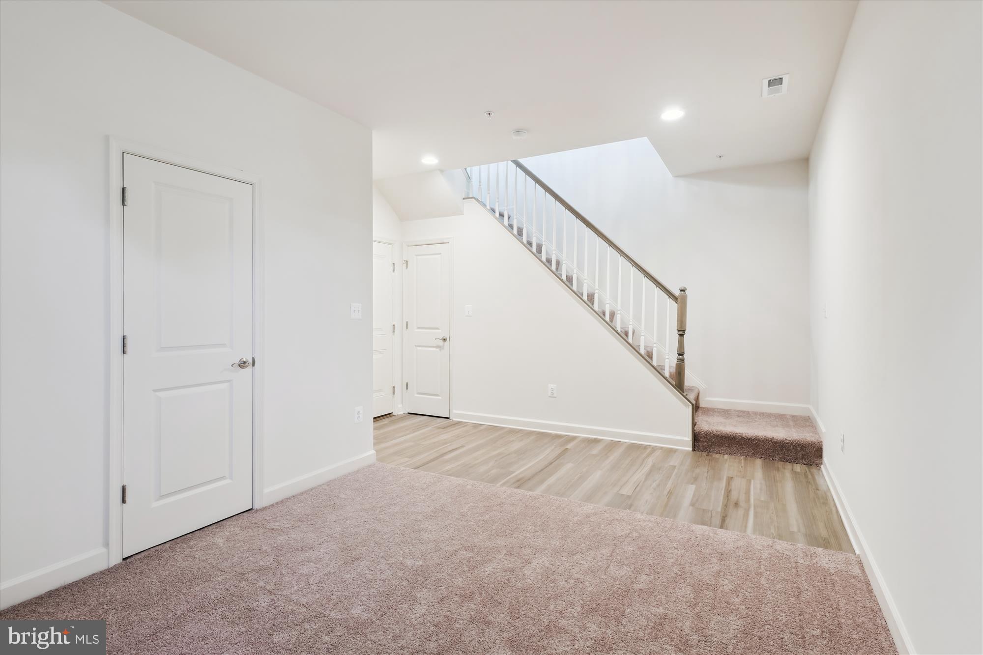 STEEPLECHASE - Residential Lease