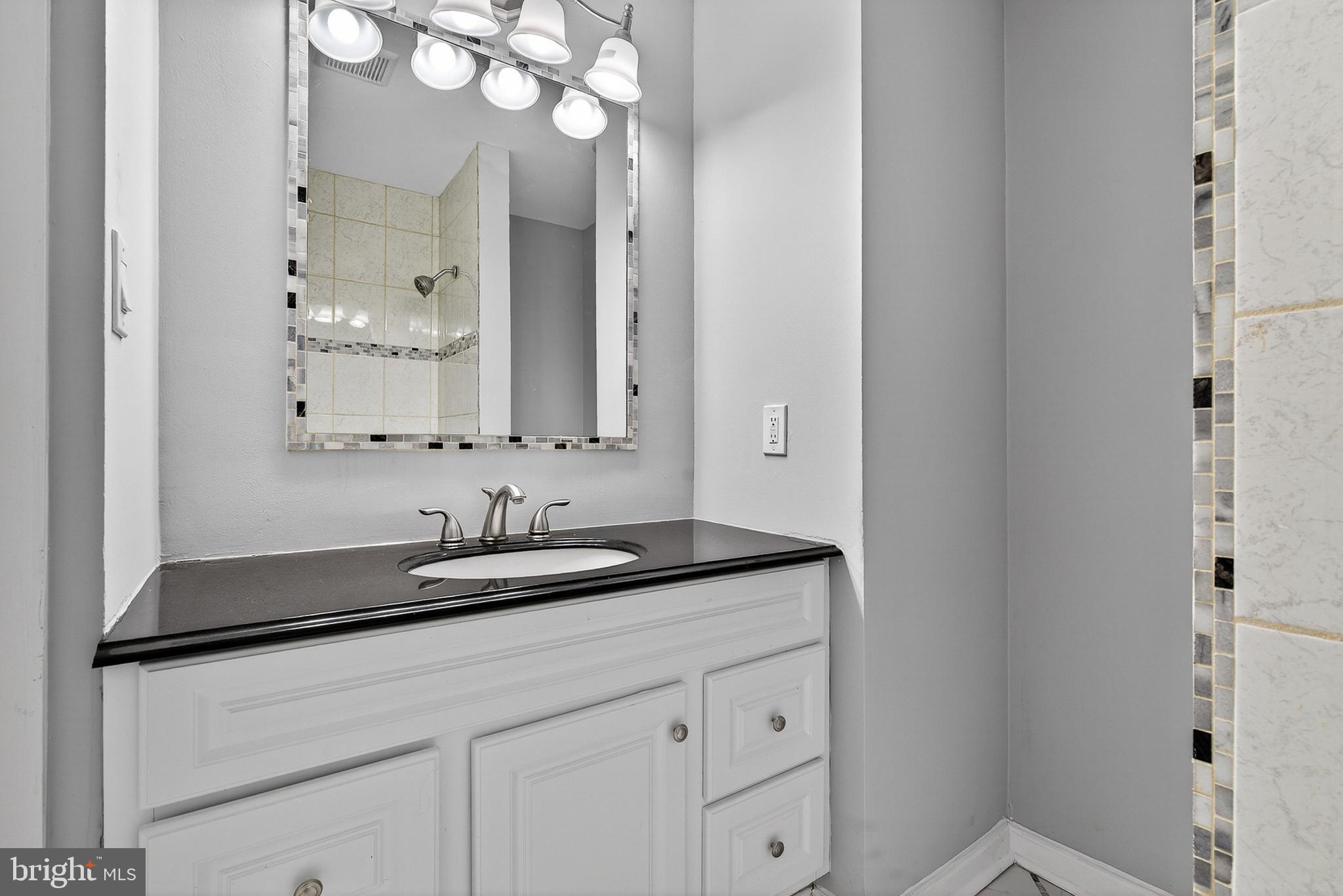 KENILWORTH PARK - Residential