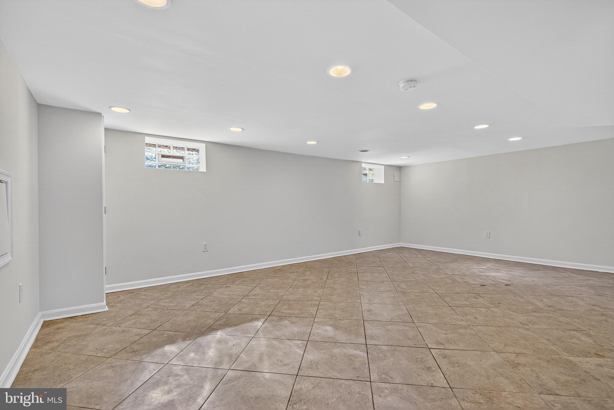 KENILWORTH PARK - Residential