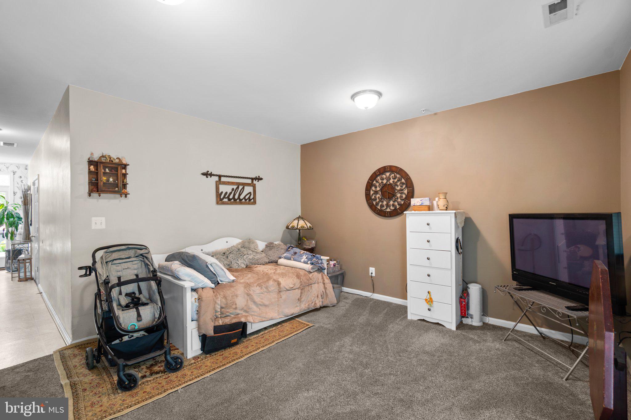 BALLENGER CREEK CENTER POND - Residential