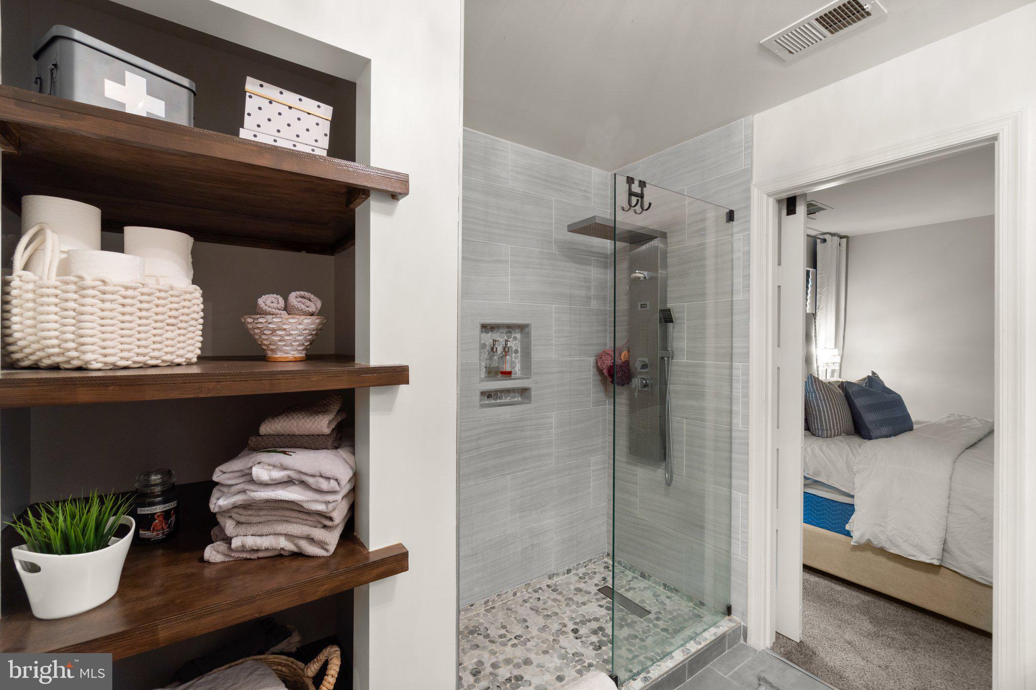 BALLENGER CREEK CENTER POND - Residential