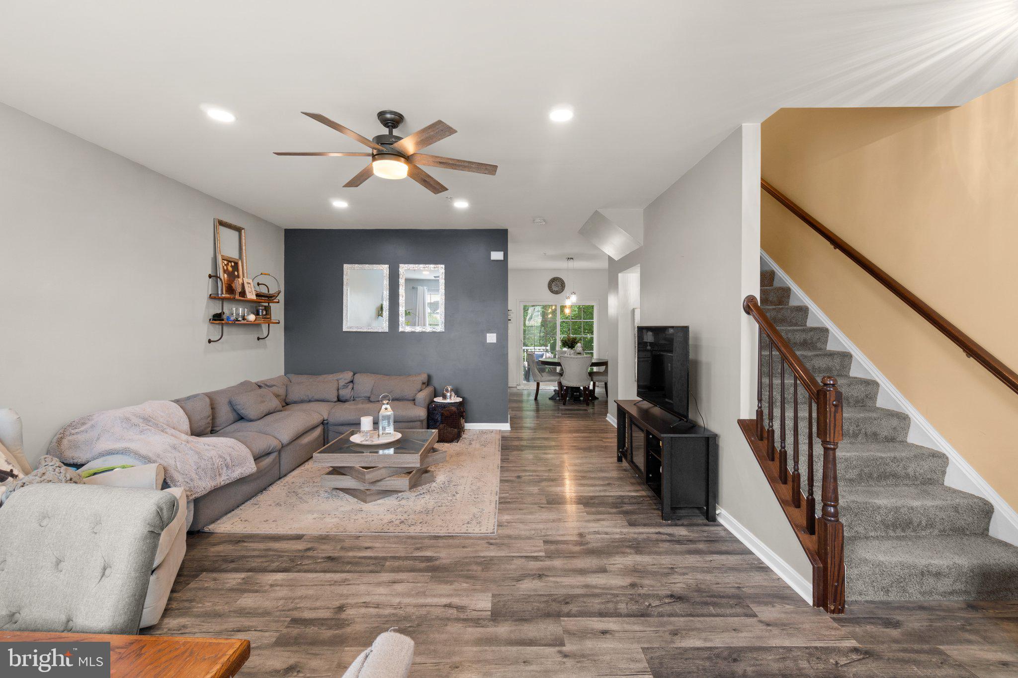 BALLENGER CREEK CENTER POND - Residential