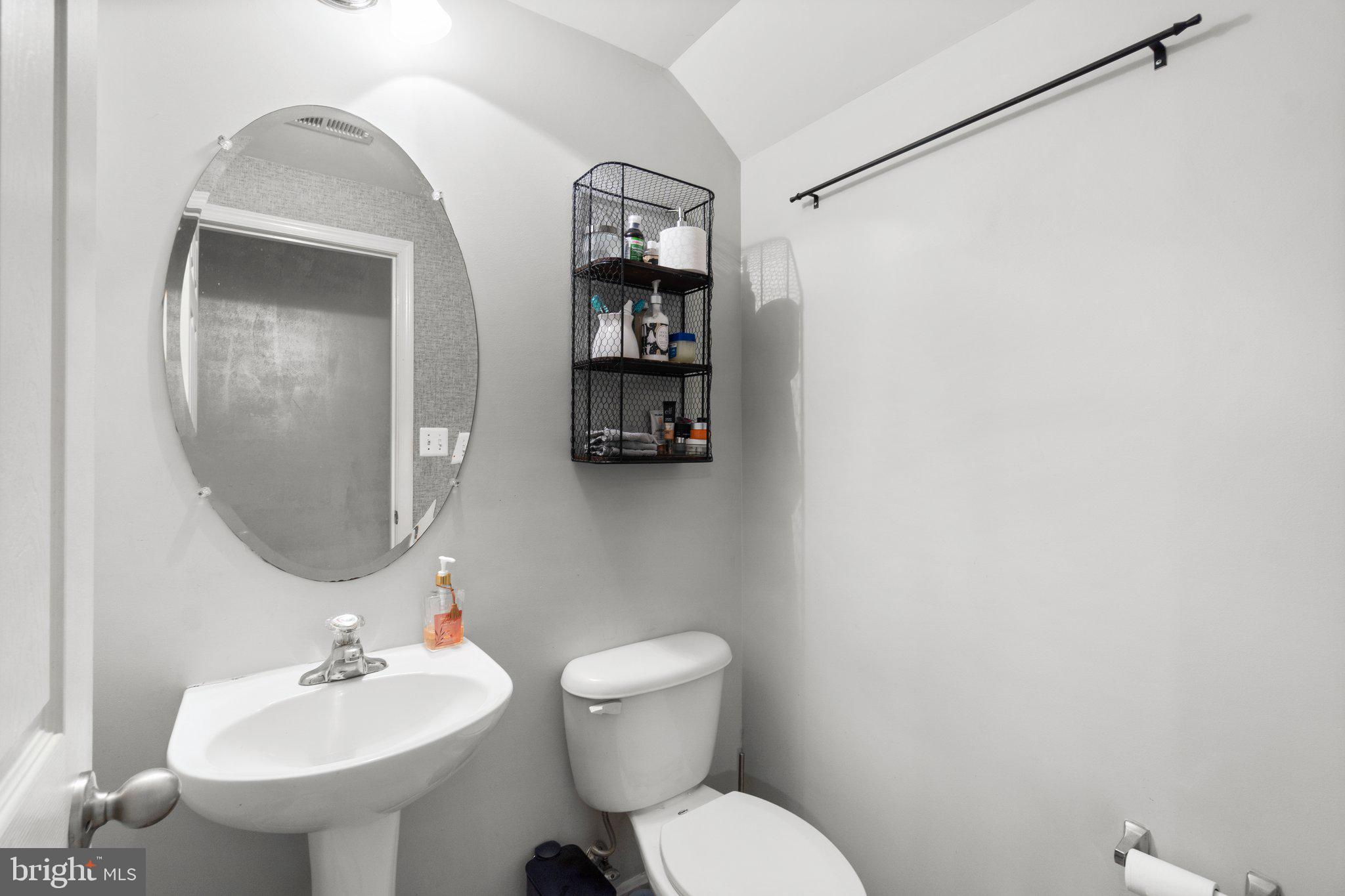 BALLENGER CREEK CENTER POND - Residential