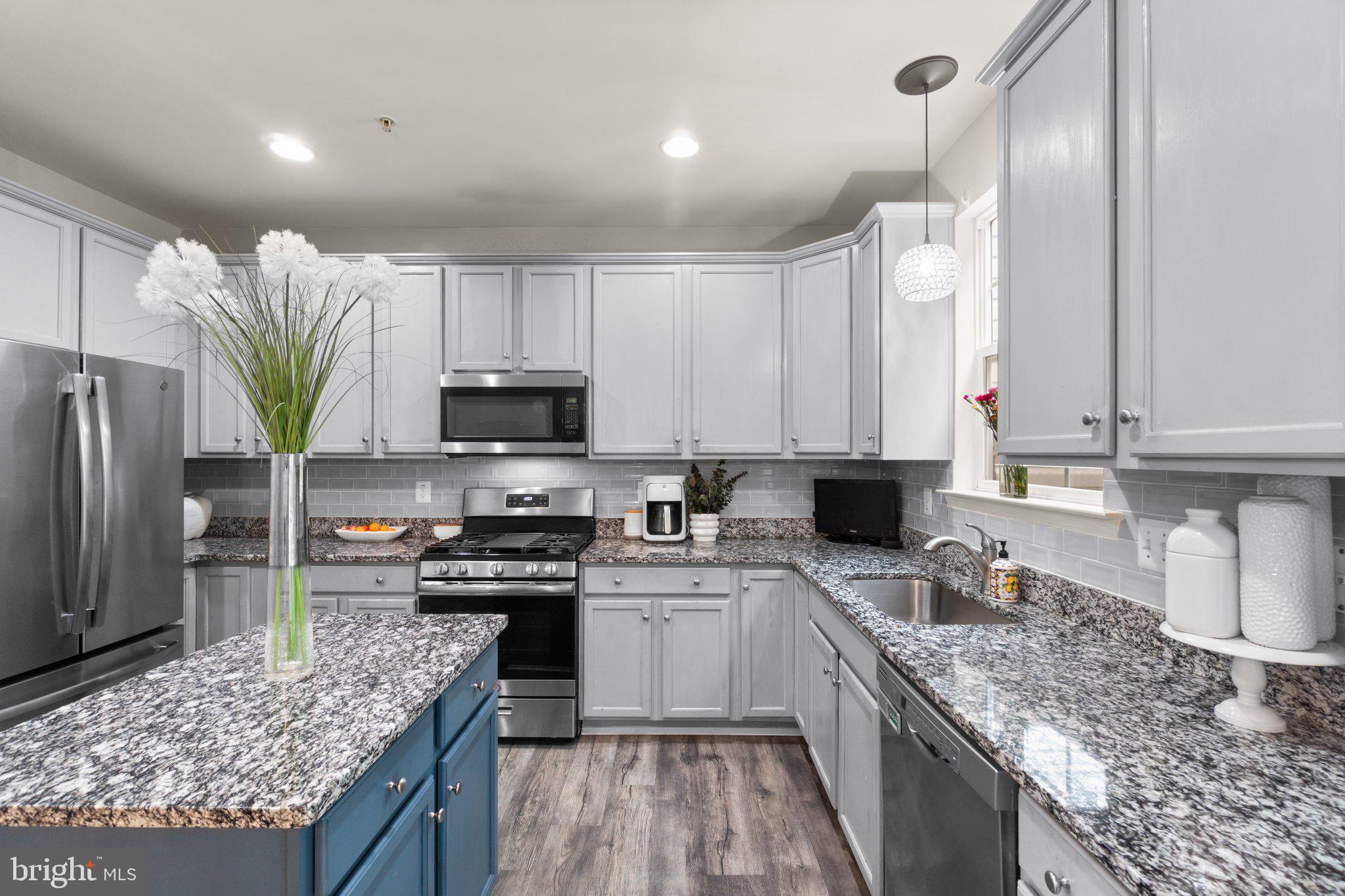 BALLENGER CREEK CENTER POND - Residential