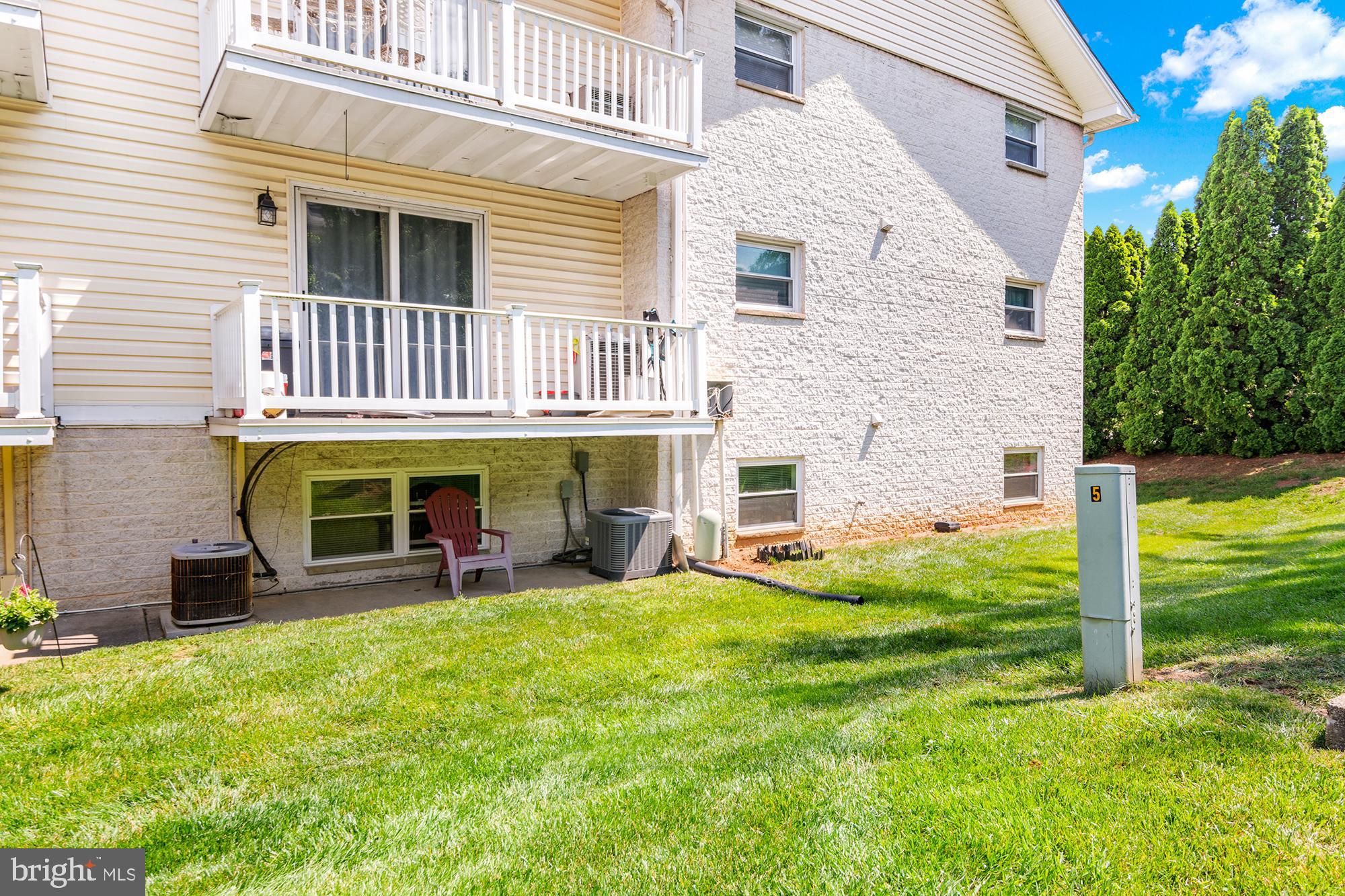 WARREN LODGE CONDOMINIUMS - Residential