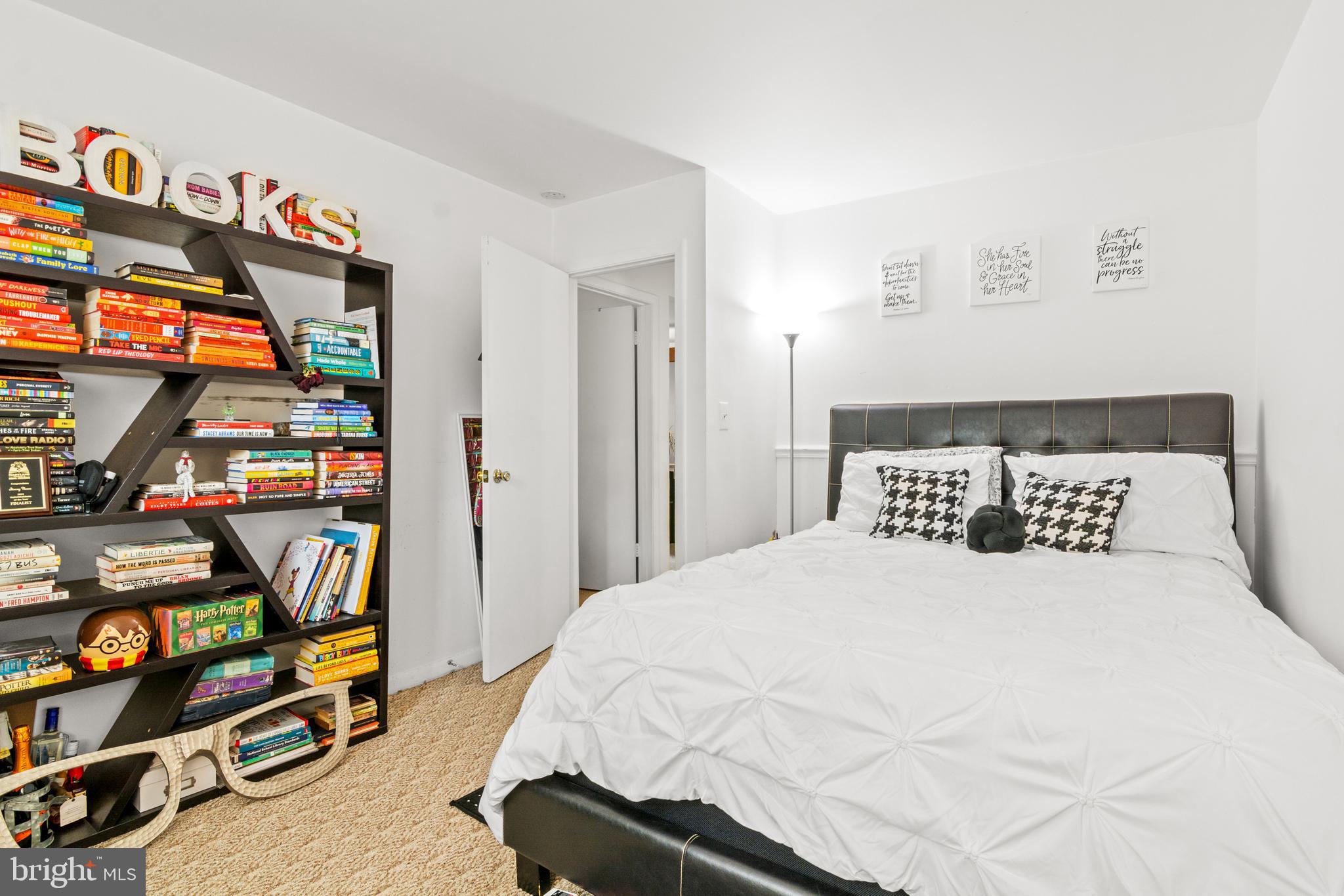 WARREN LODGE CONDOMINIUMS - Residential