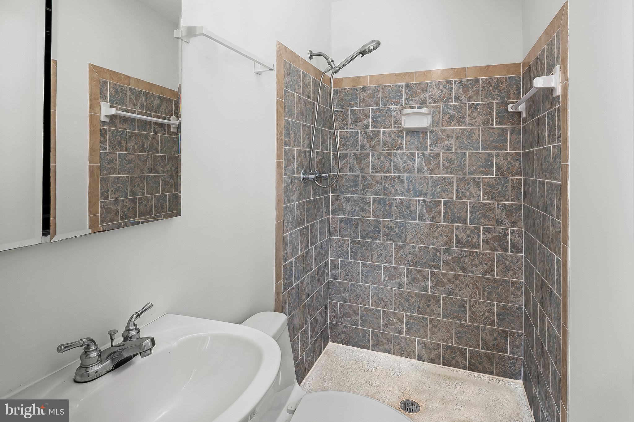 CALVERTON - Residential