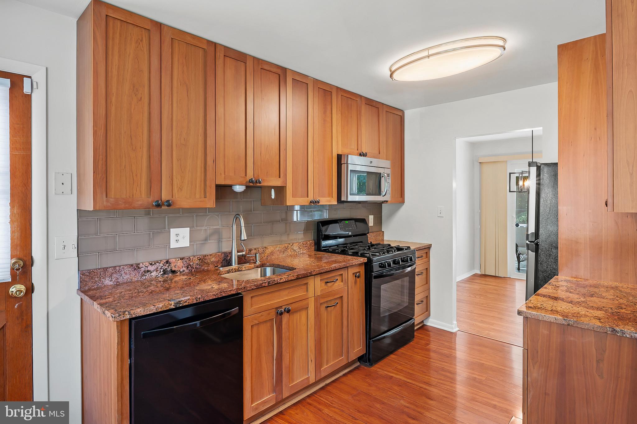 CALVERTON - Residential