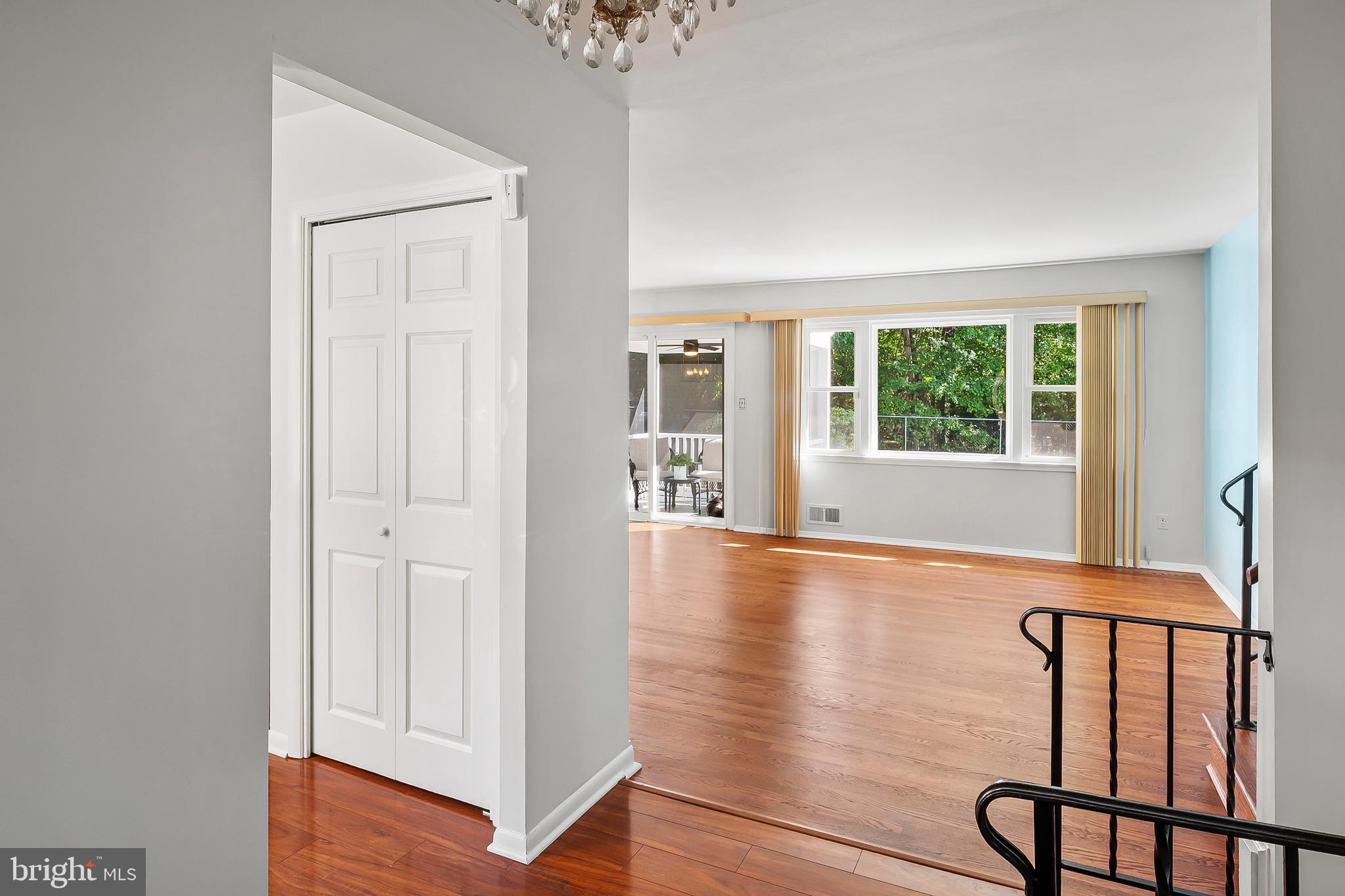 CALVERTON - Residential