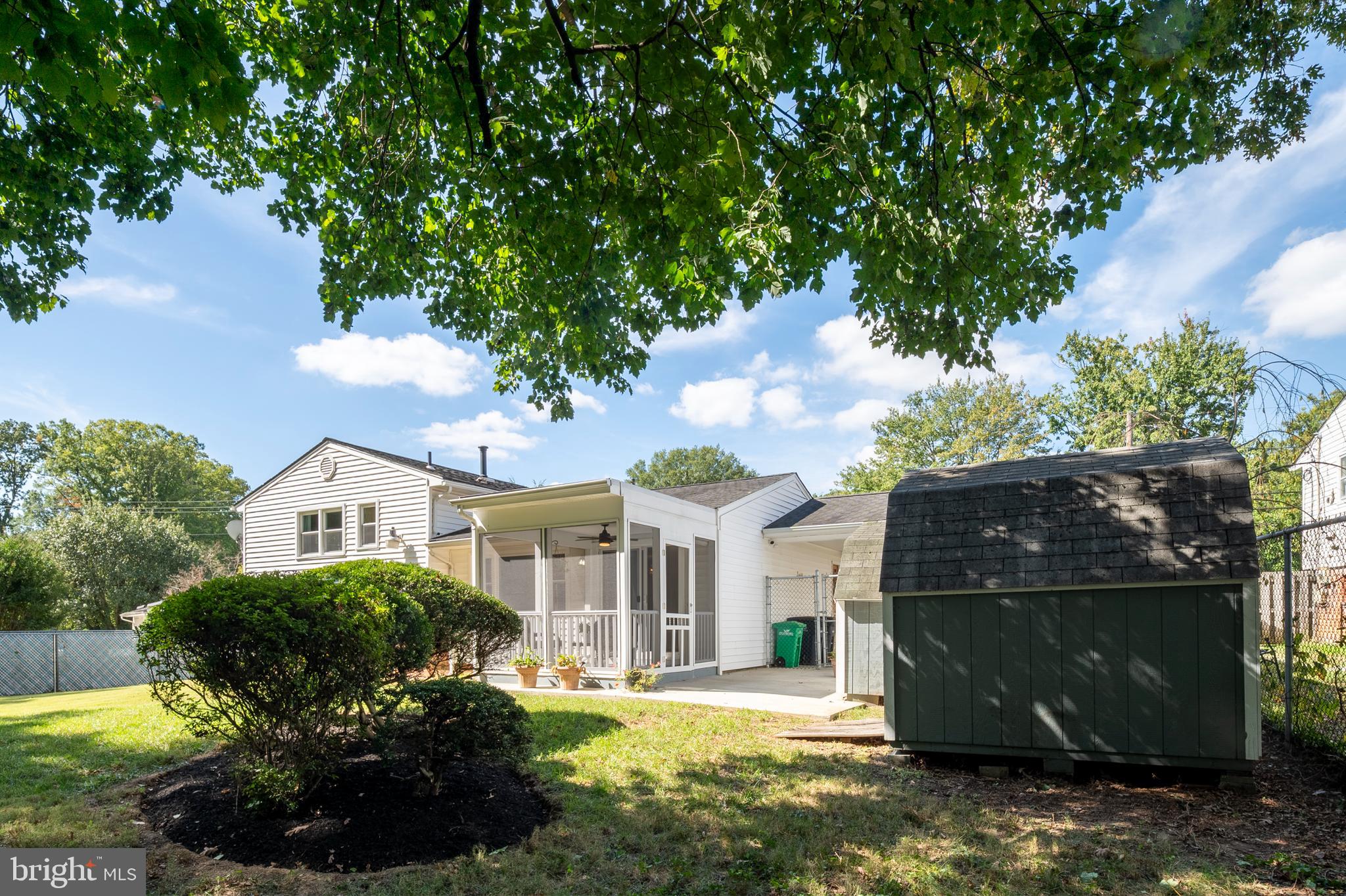 CALVERTON - Residential