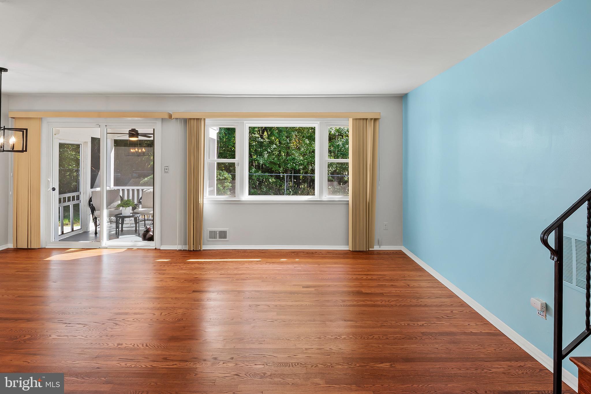 CALVERTON - Residential