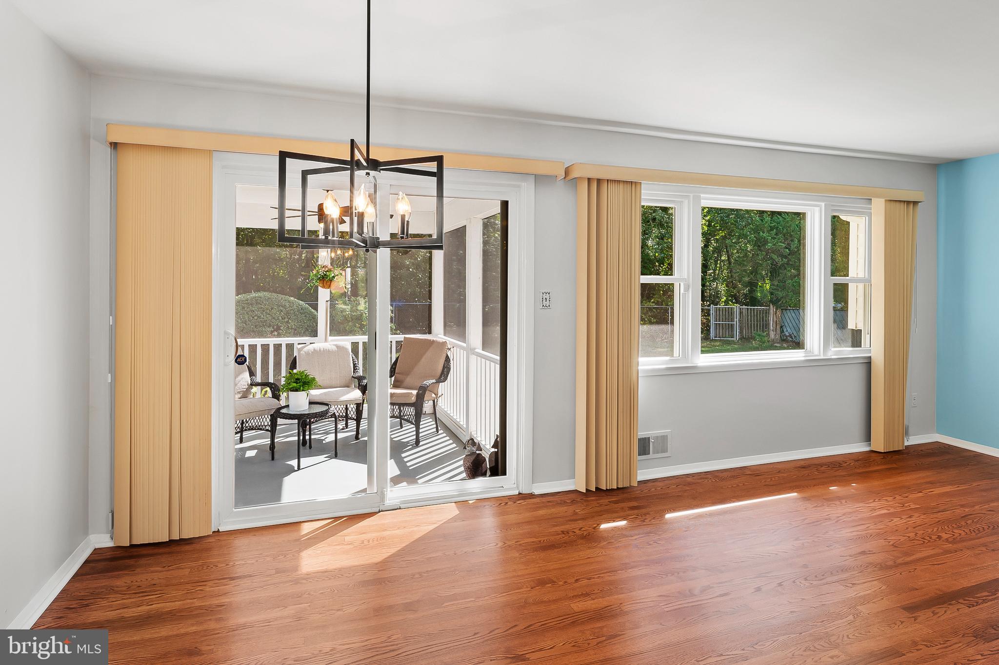 CALVERTON - Residential