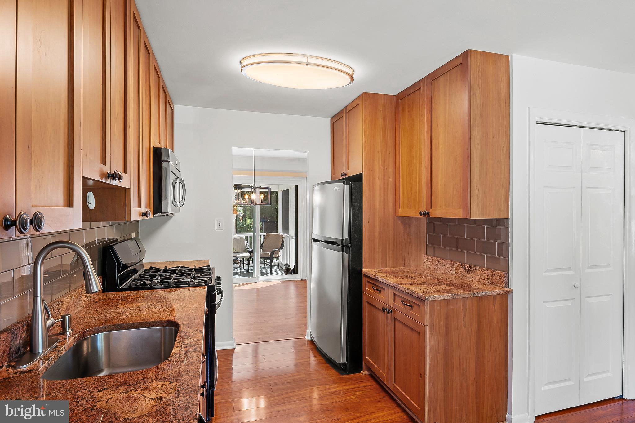 CALVERTON - Residential