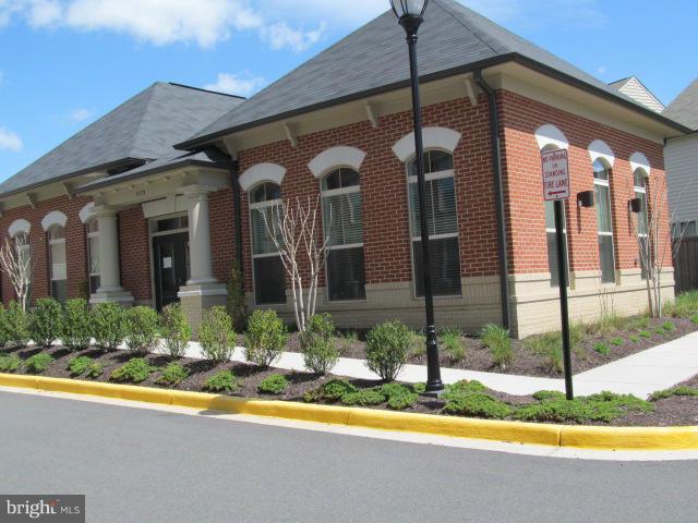 MADISON CRESCENT - Residential