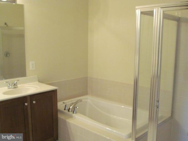 MADISON CRESCENT - Residential