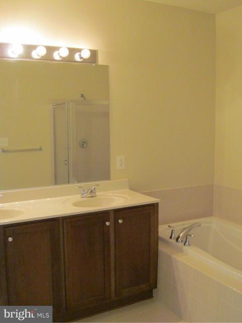 MADISON CRESCENT - Residential