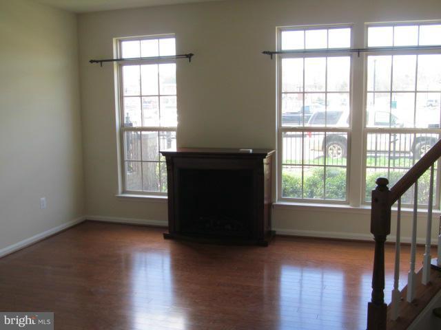 MADISON CRESCENT - Residential