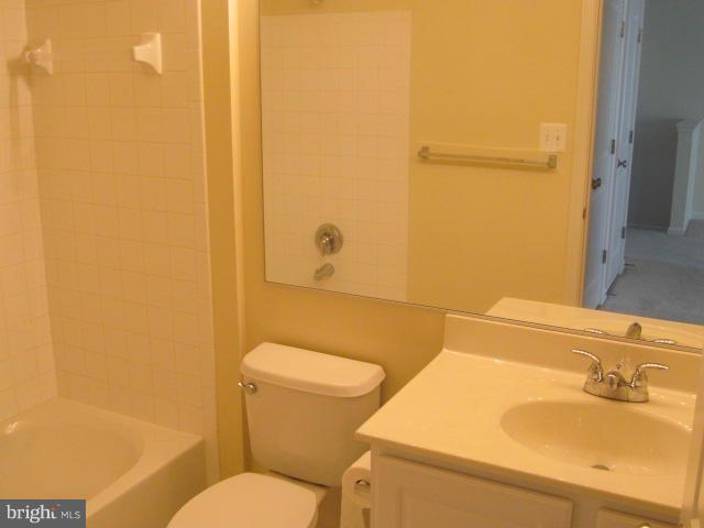 MADISON CRESCENT - Residential