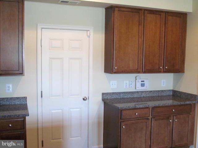 MADISON CRESCENT - Residential