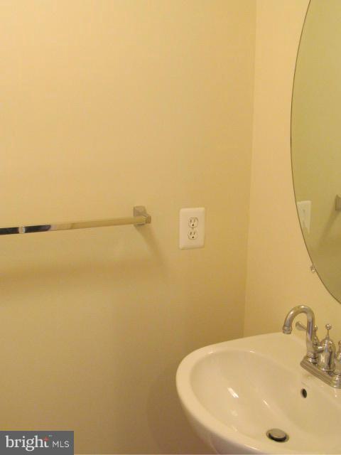 MADISON CRESCENT - Residential